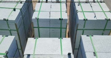 那曲 芝麻白花岗岩5公分地铺石 花岗岩厂家工厂装车日常