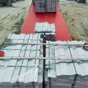 那曲 芝麻白仿形加直形路沿石出货日常