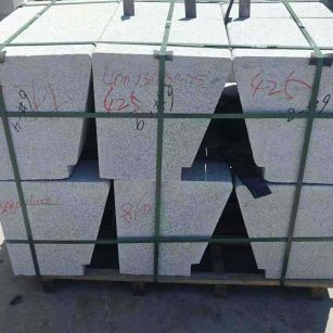 那曲 芝麻白异形坐凳，石凳