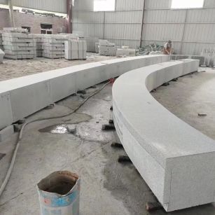 那曲芝麻白花岗岩石板材 园林光面弧形坐凳