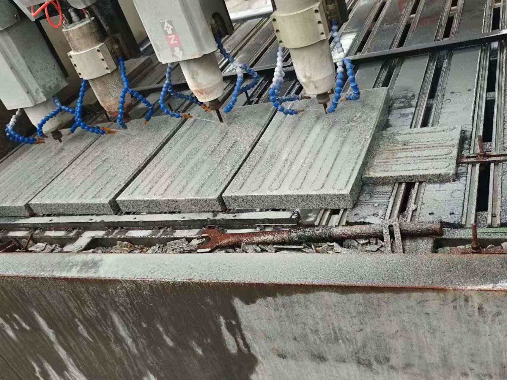 那曲 芝麻白花岗岩荔枝面盲道雕刻