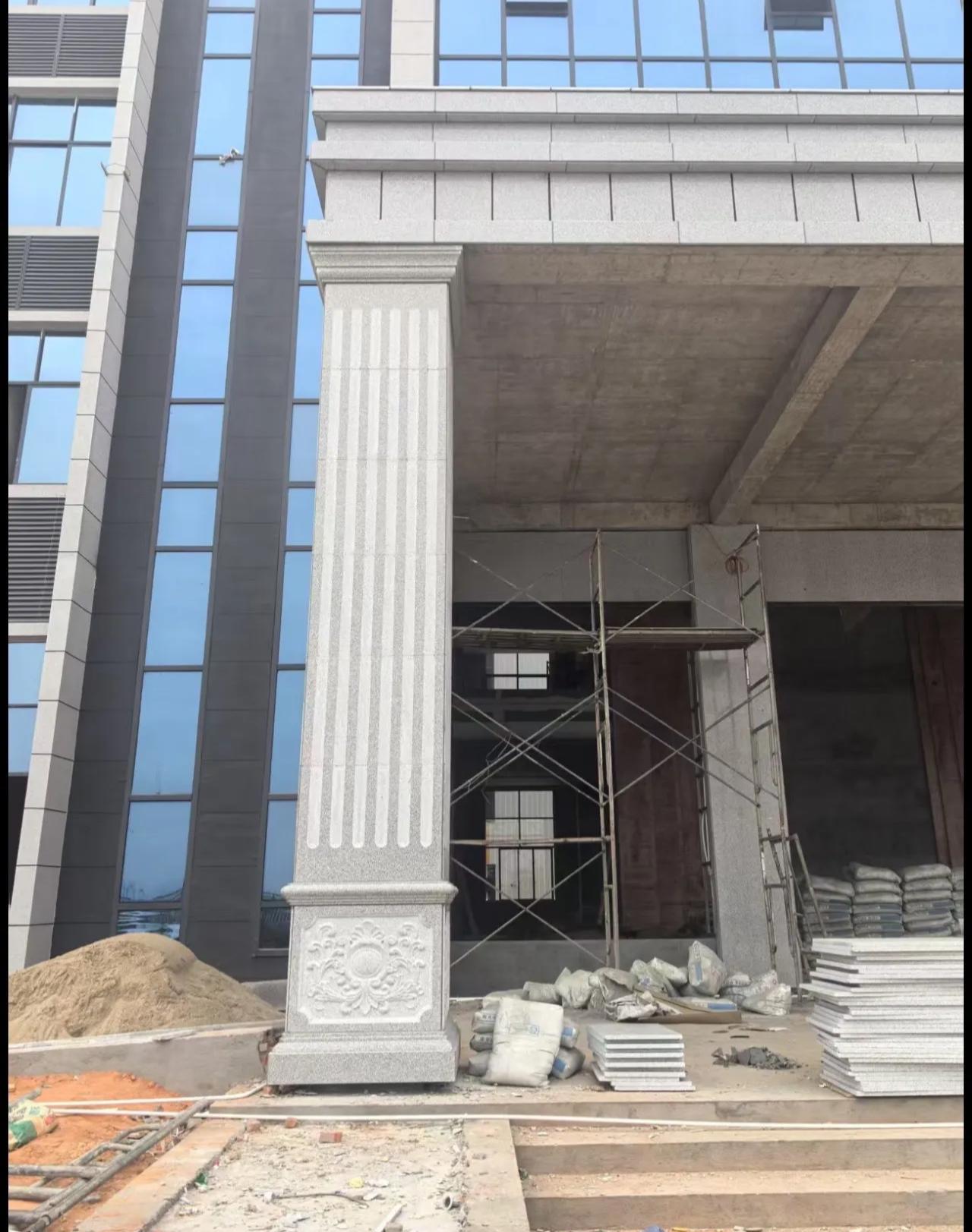 那曲 芝麻白光面花岗岩门楼大柱（罗马柱）配雕花底座