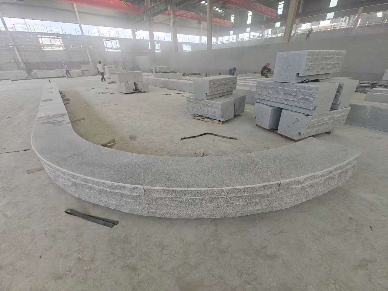 那曲 芝麻白异形坐凳，自然面光面弧形加工