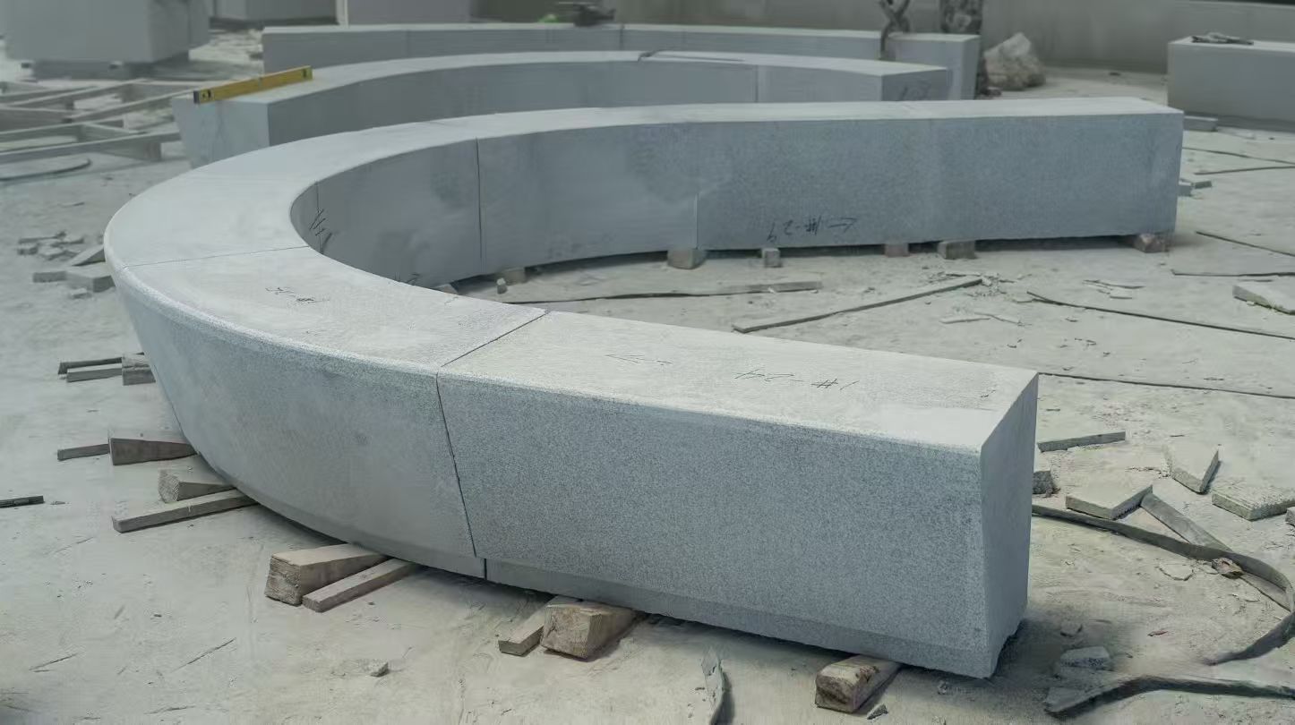 那曲 芝麻白花岗岩光面弧形坐凳