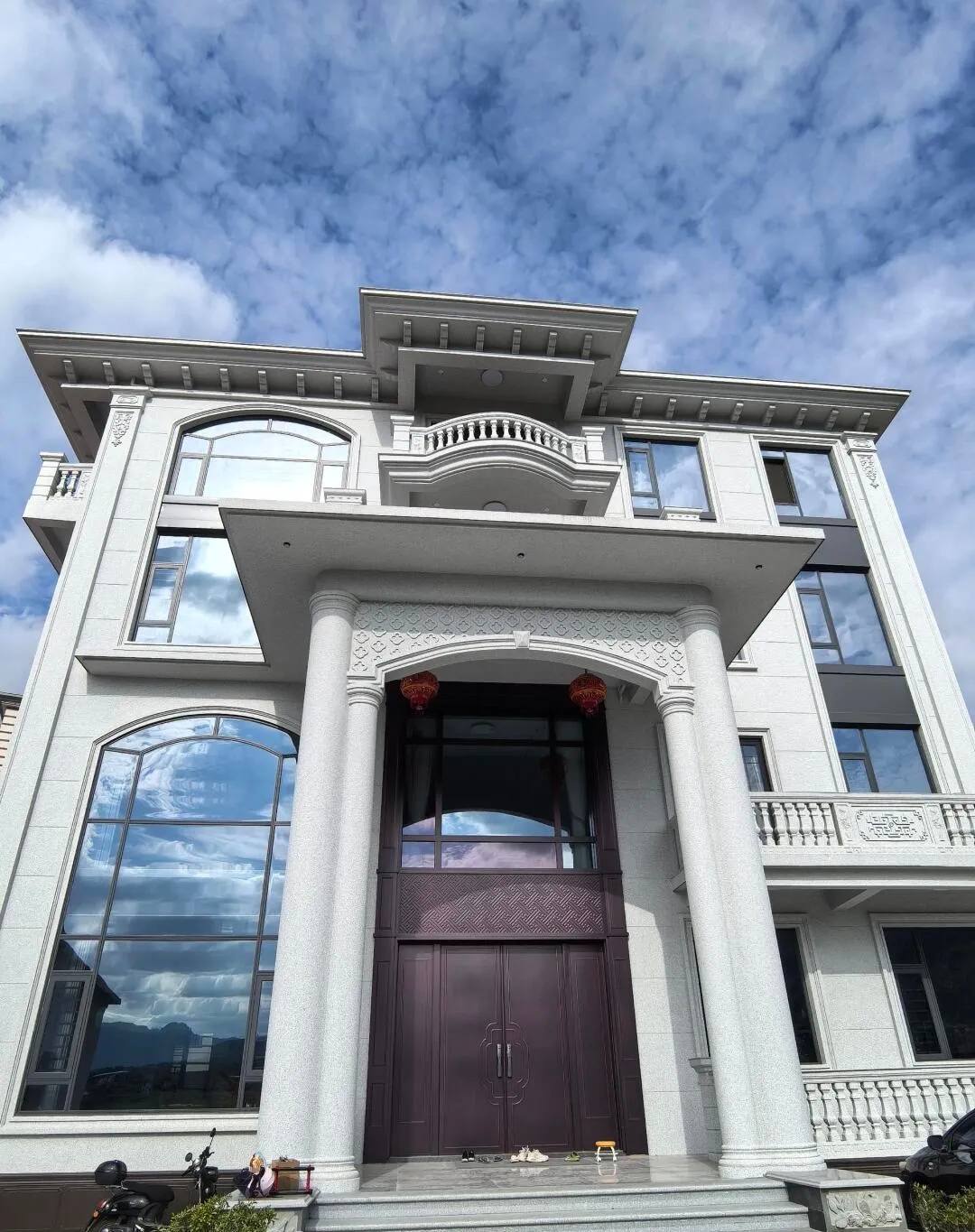 那曲白麻别墅外墙干挂石材效果示例