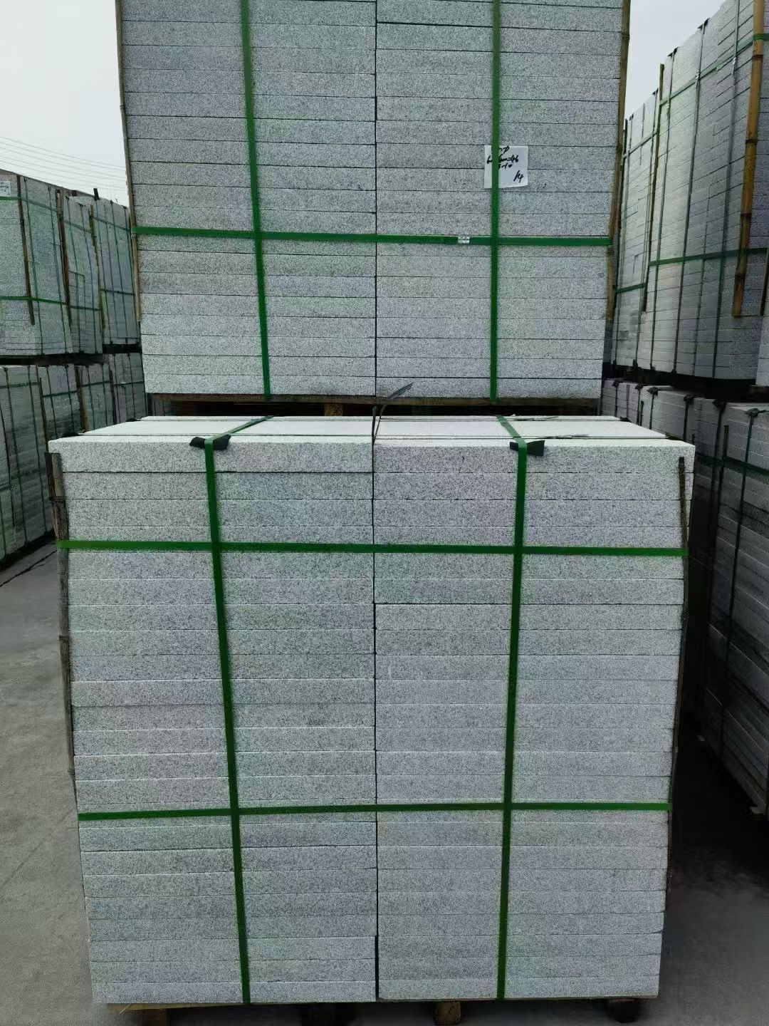 那曲 芝麻白火烧，园林广场市政工程地铺石，1.8~5.0厚均有现货