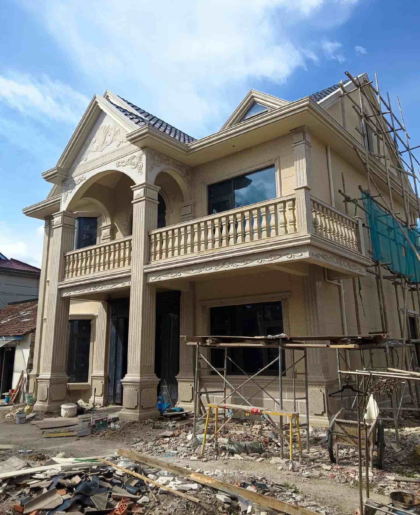 那曲 黄金麻花岗岩石材私人别墅雕花门楼柱阳台栏杆