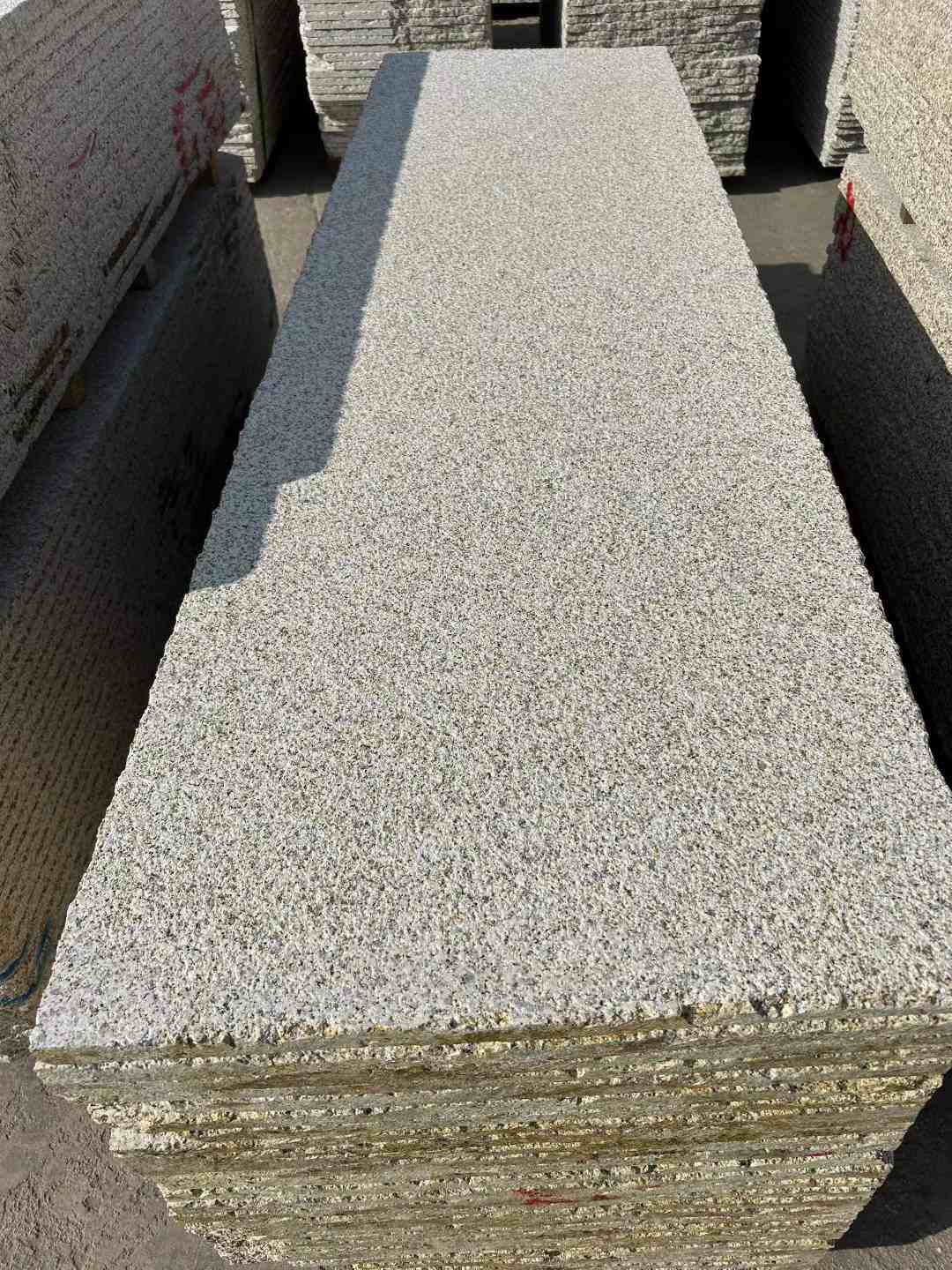 那曲 黄金麻花岗岩荔枝面毛板，半成品