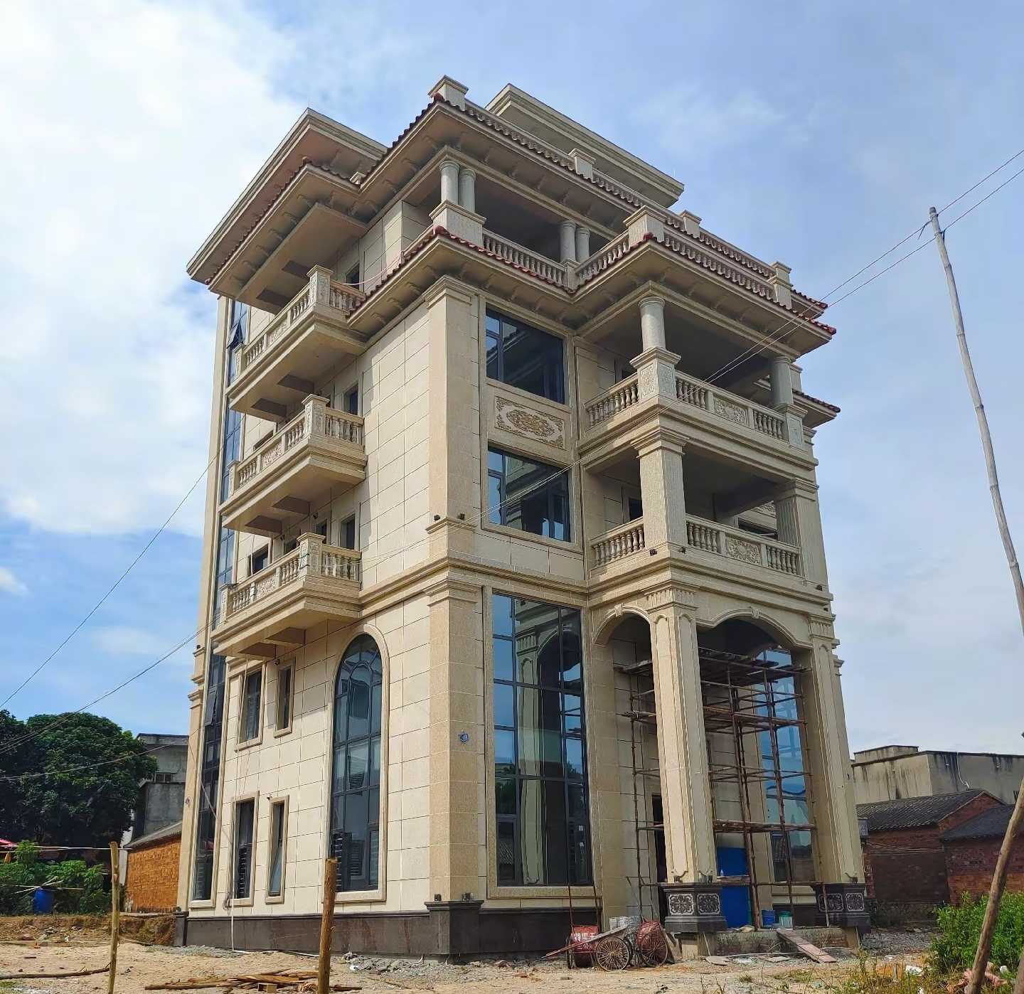 那曲 黄金麻花岗岩石材别墅外墙干挂搭配（雕花栏杆花瓶柱门楼罗马柱）