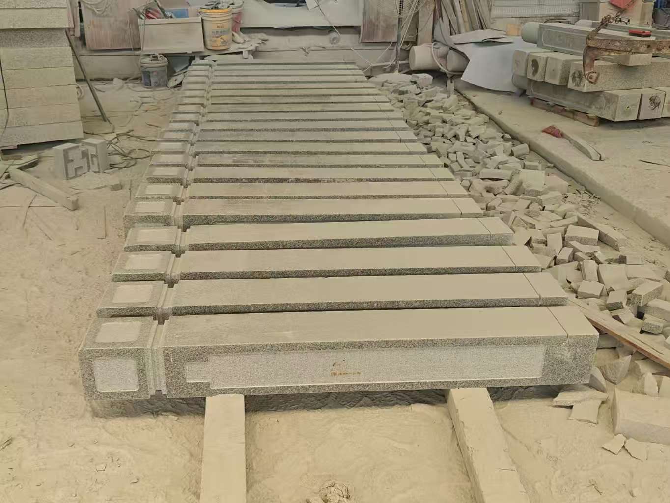 那曲 芝麻白异形加工雕刻-栏杆大柱，方柱