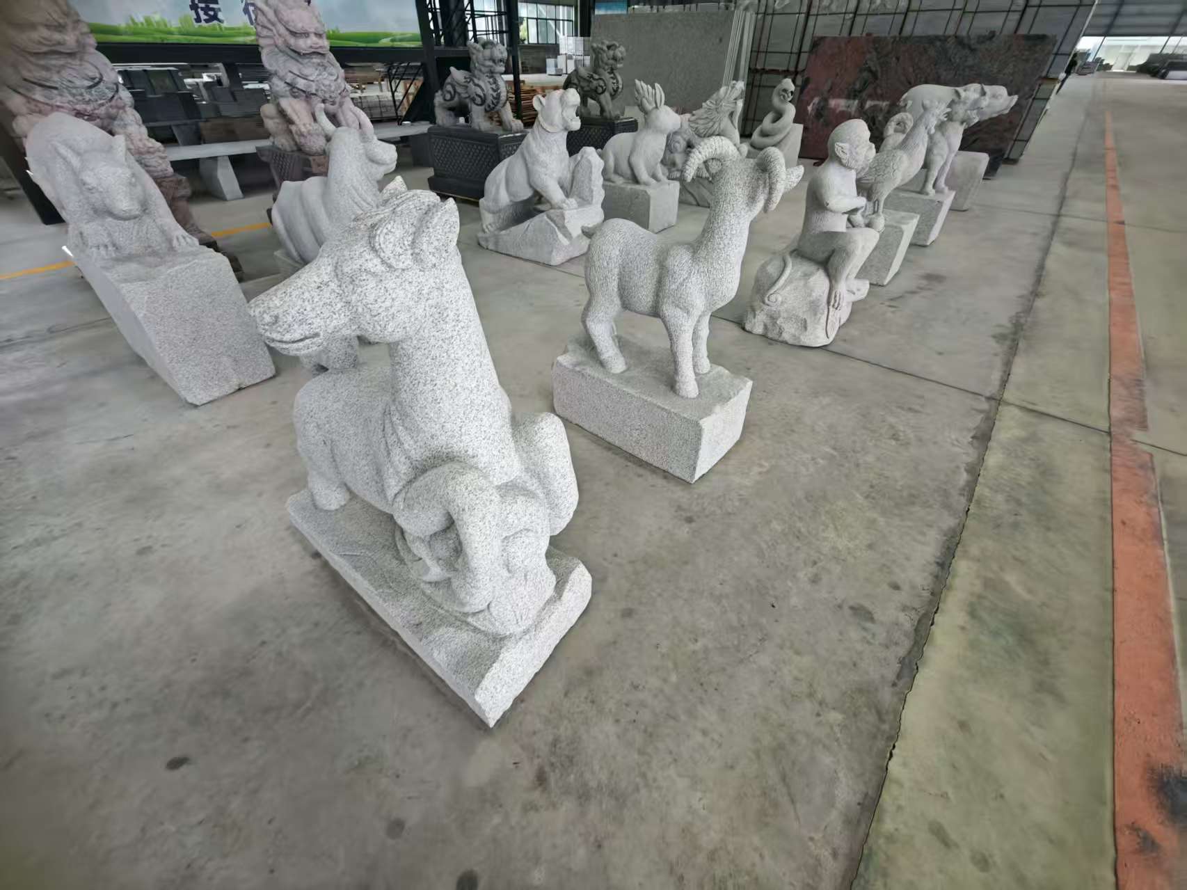 那曲 芝麻白花岗岩造型立体雕刻——十二生肖